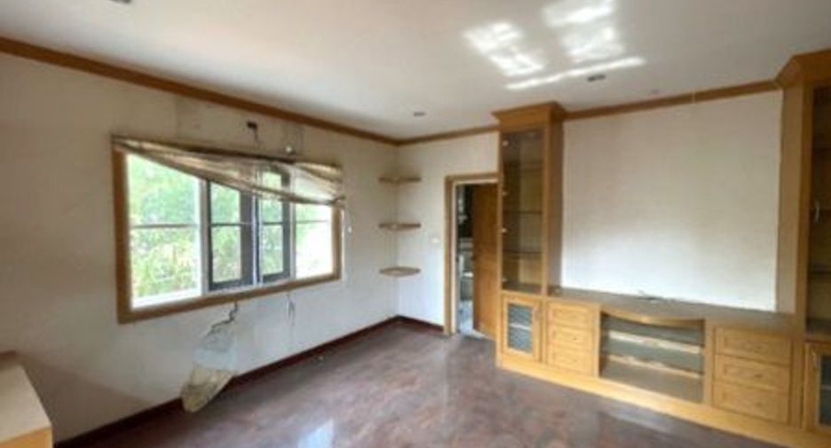 Haus zum Kauf mit 4 Zimmer in Nong Khaem, Bangkok