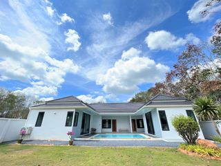 For sale 3 Beds villa in Mueang Krabi, Krabi