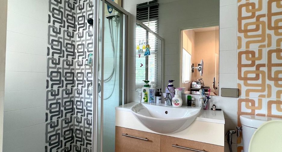 For sale 5 bedrooms house in Khan Na Yao, Bangkok