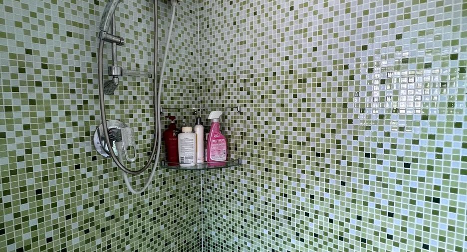 For sale 5 bedrooms house in Khan Na Yao, Bangkok
