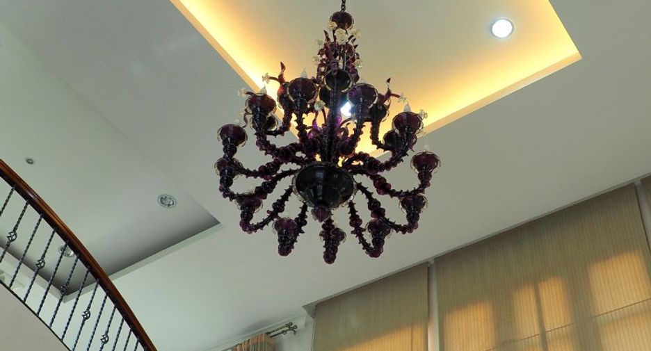 For sale 5 bedrooms house in Khan Na Yao, Bangkok