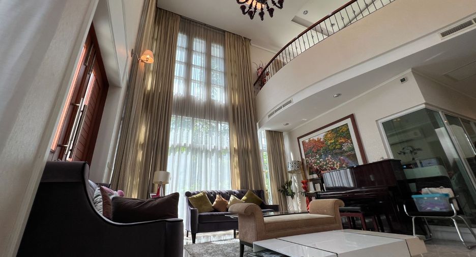 For sale 5 bedrooms house in Khan Na Yao, Bangkok
