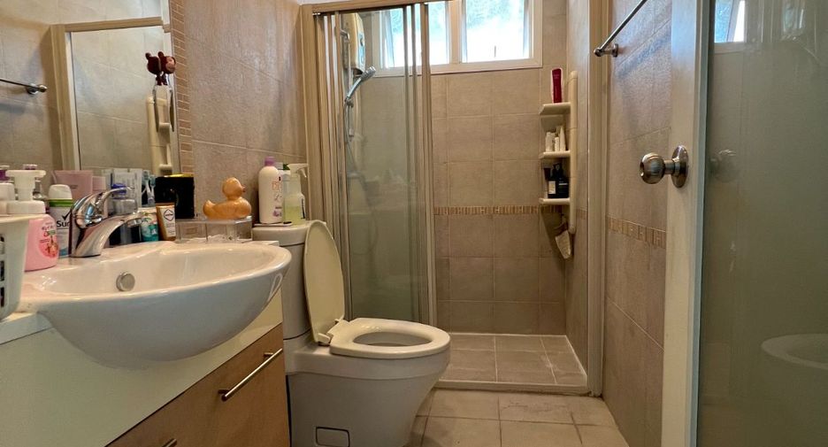 For sale 5 bedrooms house in Khan Na Yao, Bangkok