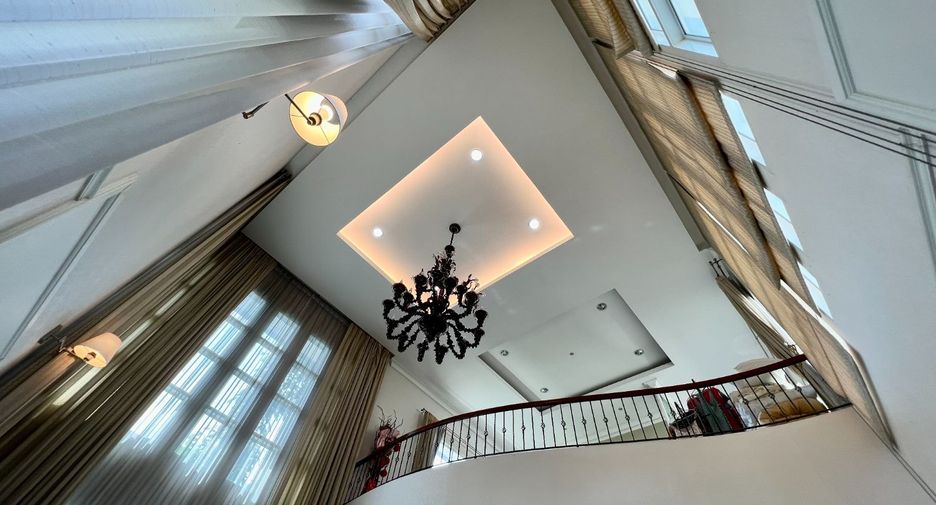 For sale 5 bedrooms house in Khan Na Yao, Bangkok