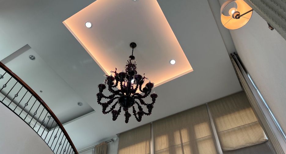 For sale 5 bedrooms house in Khan Na Yao, Bangkok
