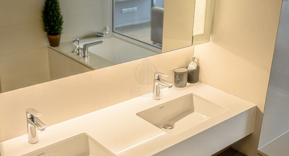 For sale 2 bedrooms condo in Watthana, Bangkok
