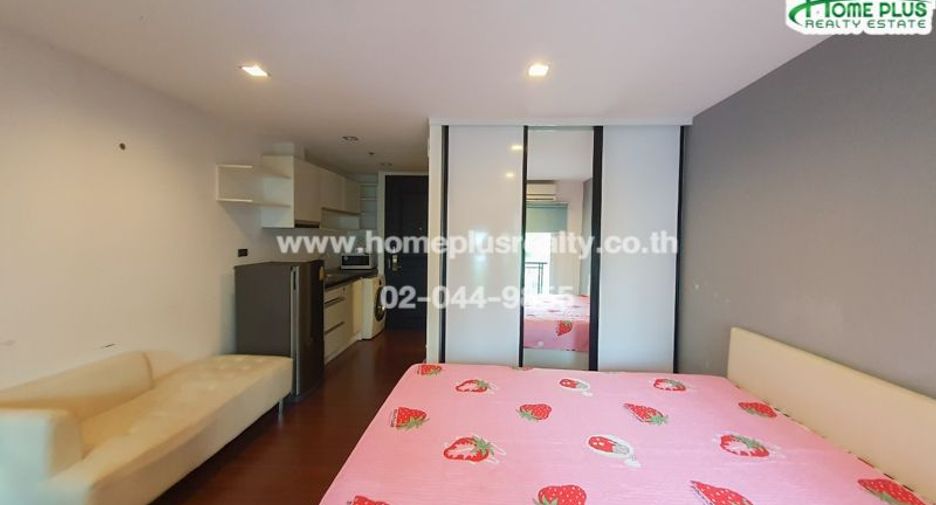 For sale 1 bed condo in Phra Khanong, Bangkok