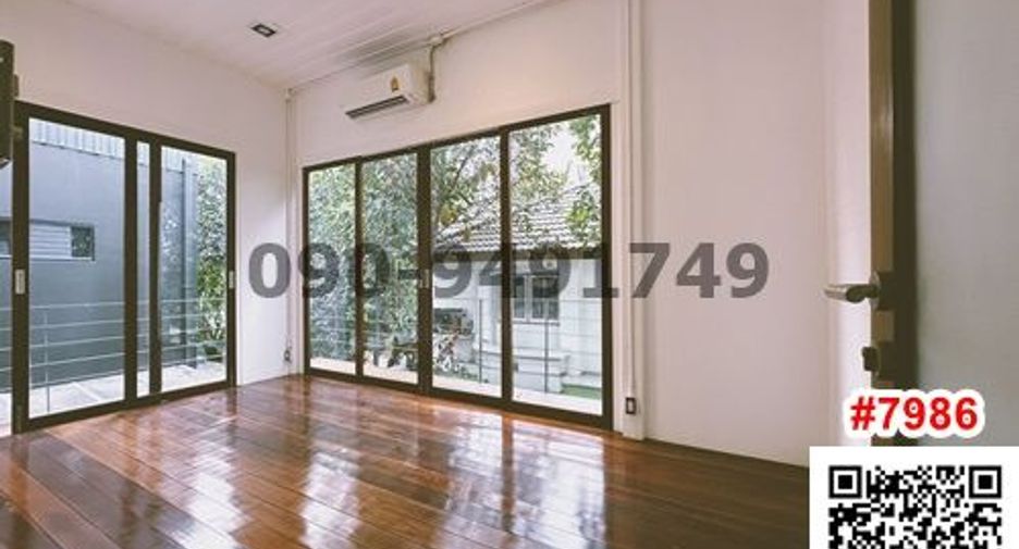 For rent 5 bed retail Space in Chatuchak, Bangkok
