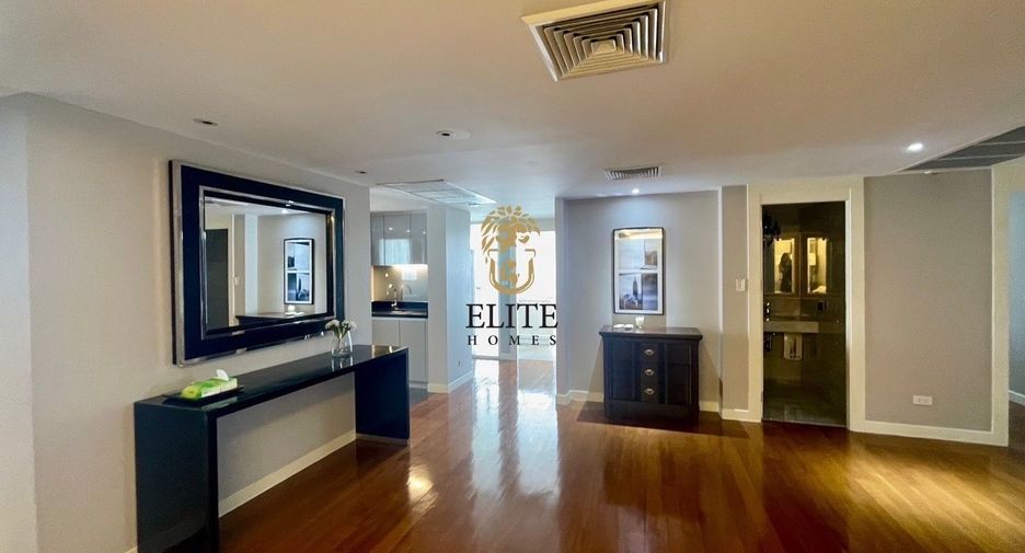 For rent 3 bedrooms condo in Watthana, Bangkok