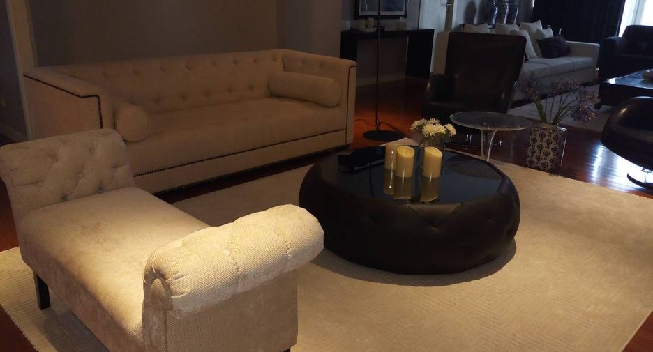 For rent 3 bedrooms condo in Watthana, Bangkok