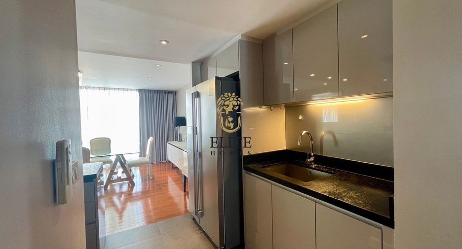 For rent 3 bedrooms condo in Watthana, Bangkok