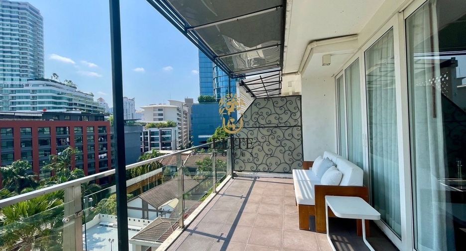 For rent 3 bedrooms condo in Watthana, Bangkok