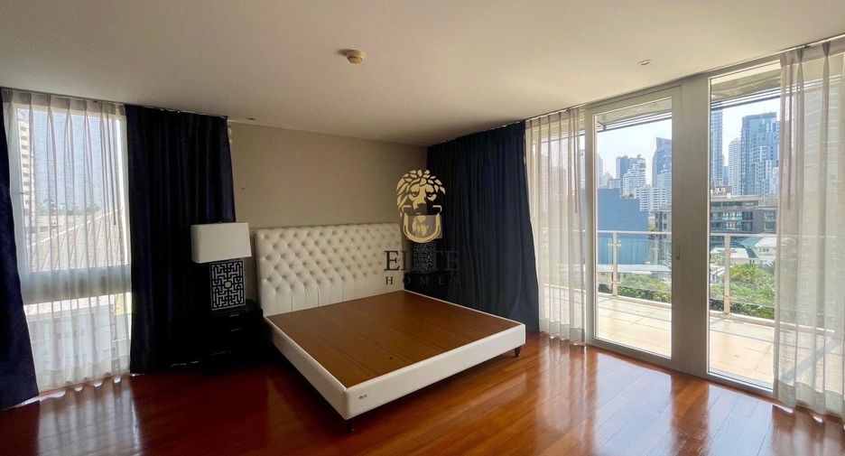 For rent 3 bedrooms condo in Watthana, Bangkok