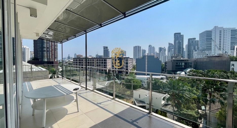 For rent 3 bedrooms condo in Watthana, Bangkok