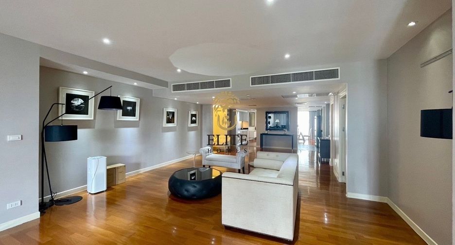 For rent 3 bedrooms condo in Watthana, Bangkok