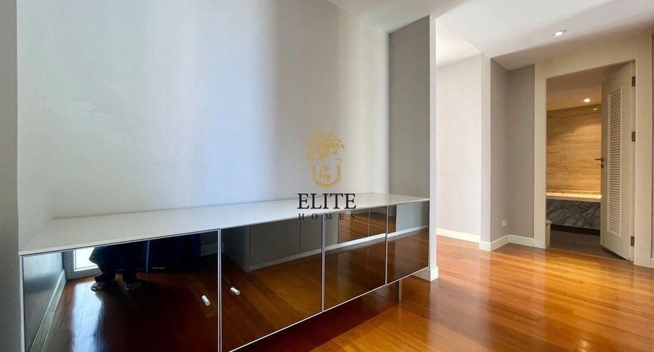 For rent 3 bedrooms condo in Watthana, Bangkok
