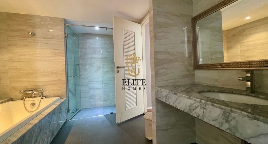 For rent 3 bedrooms condo in Watthana, Bangkok