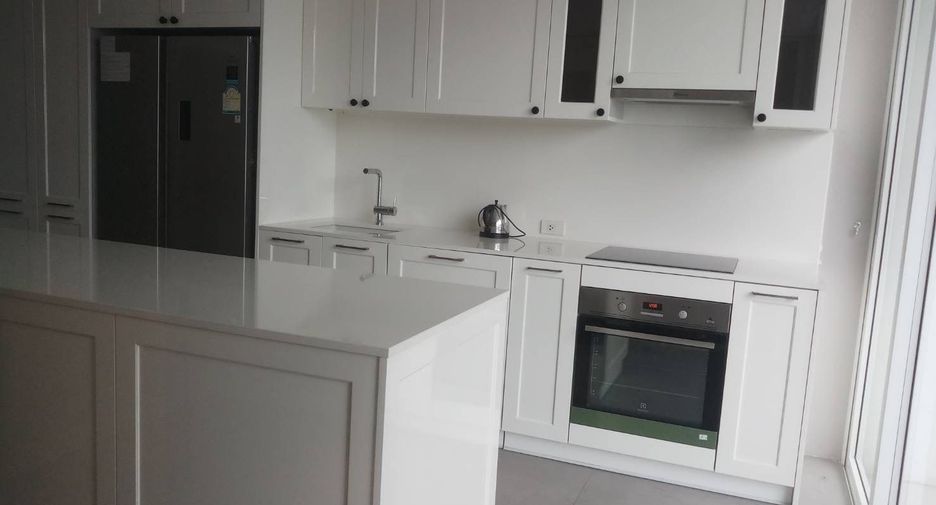 For rent 3 bedrooms condo in Watthana, Bangkok