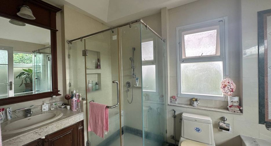 For sale 4 bedrooms house in Taling Chan, Bangkok