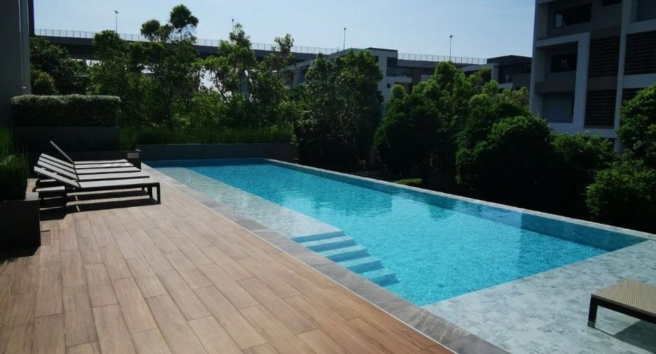 For rent 4 ベッドルーム townhouse in Yan Nawa, Bangkok