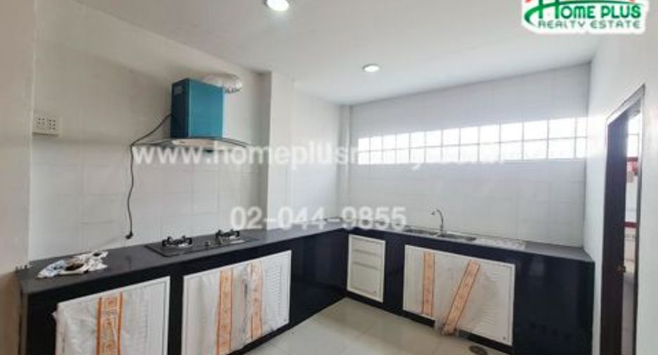 For sale 4 bed townhouse in Thawi Watthana, Bangkok