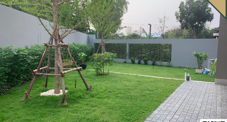 For sale 3 bedrooms house in Bang Kapi, Bangkok
