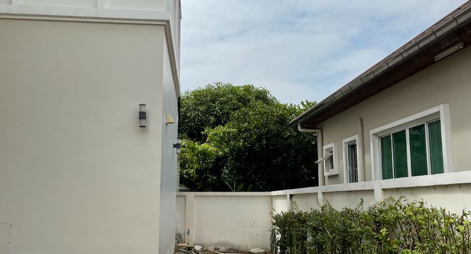 For sale 3 bedrooms house in Nong Khaem, Bangkok