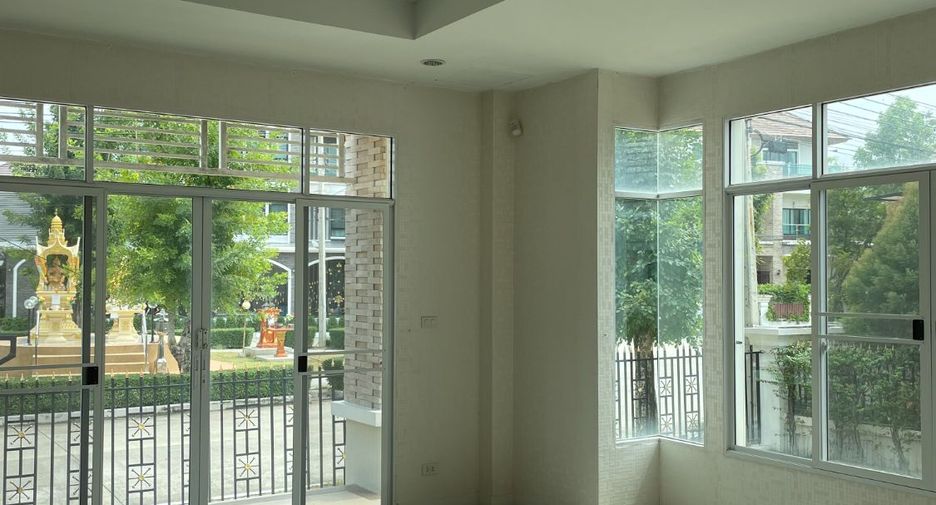 For sale 3 bedrooms house in Nong Khaem, Bangkok