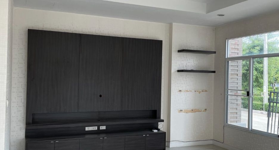 For sale 3 bedrooms house in Nong Khaem, Bangkok