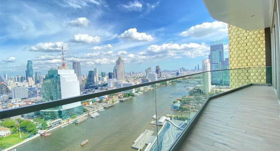 For rent 3 bedrooms condo in Khlong San, Bangkok