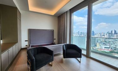 For rent 3 bedrooms condo in Khlong San, Bangkok
