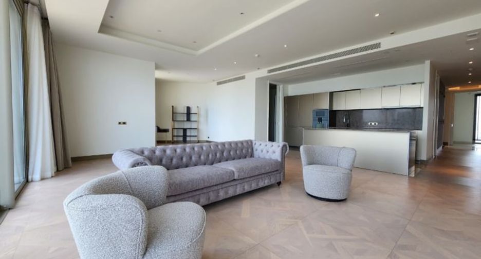 For rent 3 bedrooms condo in Khlong San, Bangkok