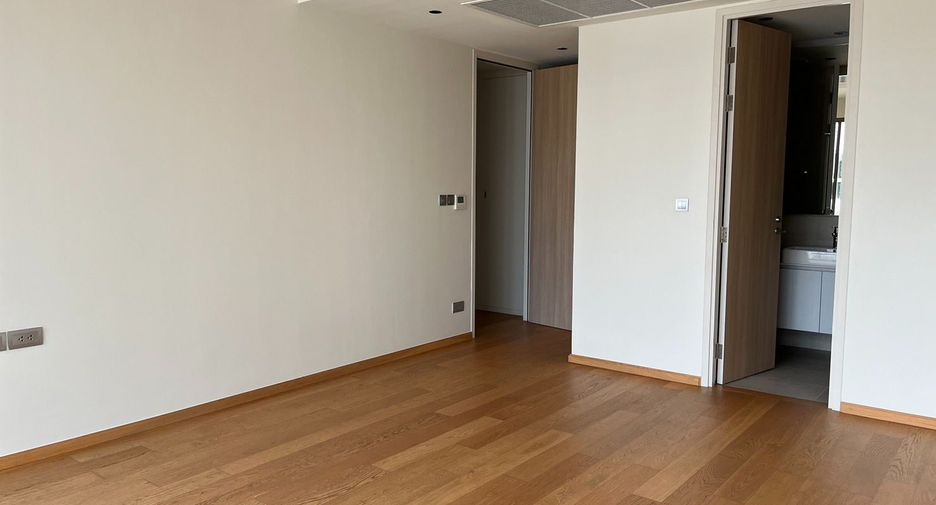 For sale 3 bedrooms condo in Yan Nawa, Bangkok