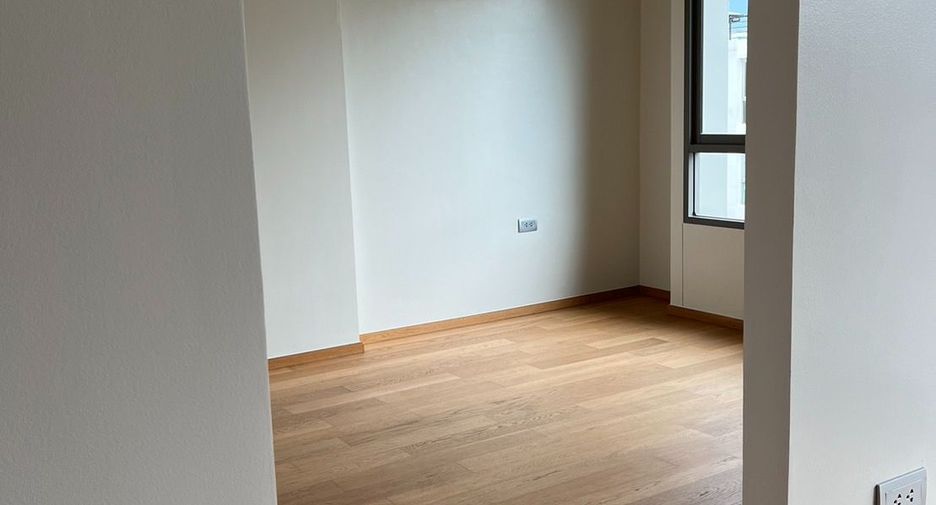 For sale 3 bedrooms condo in Yan Nawa, Bangkok