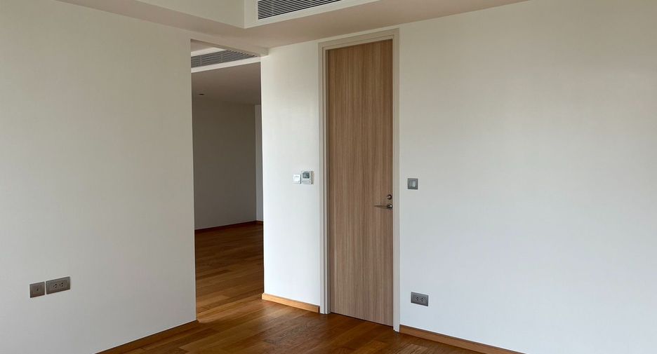 For sale 3 bedrooms condo in Yan Nawa, Bangkok