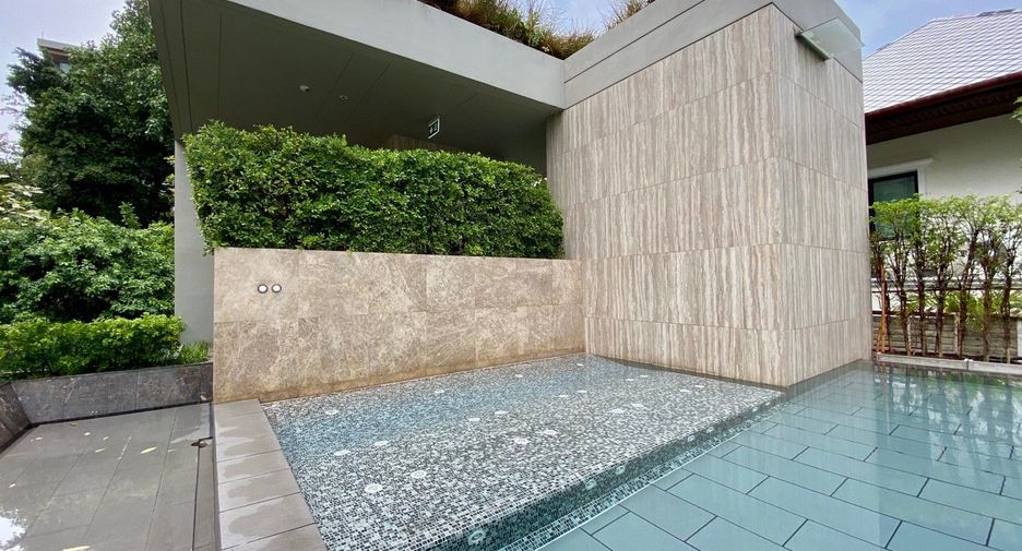 For sale 3 bedrooms condo in Yan Nawa, Bangkok