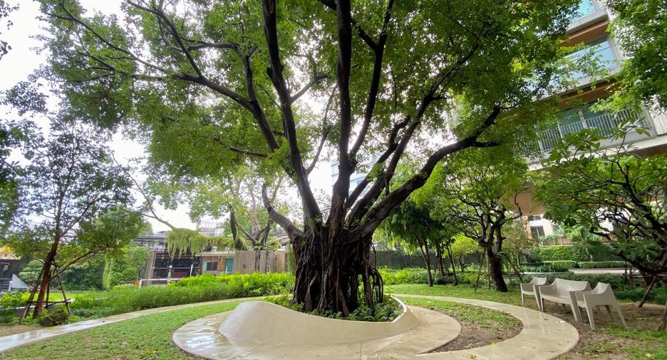 For sale 3 bedrooms condo in Yan Nawa, Bangkok