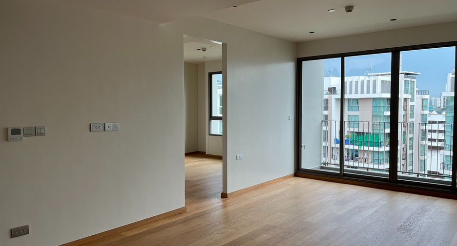For sale 3 bedrooms condo in Yan Nawa, Bangkok