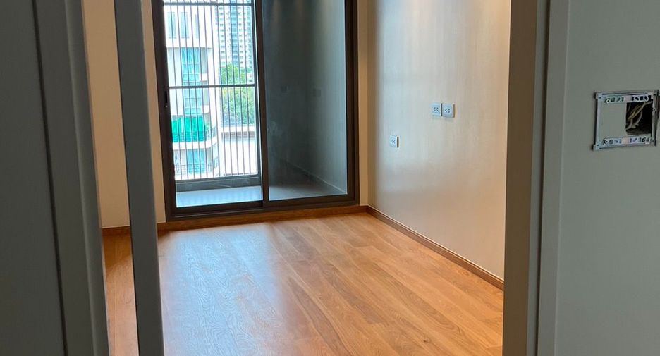 For sale 3 bedrooms condo in Yan Nawa, Bangkok