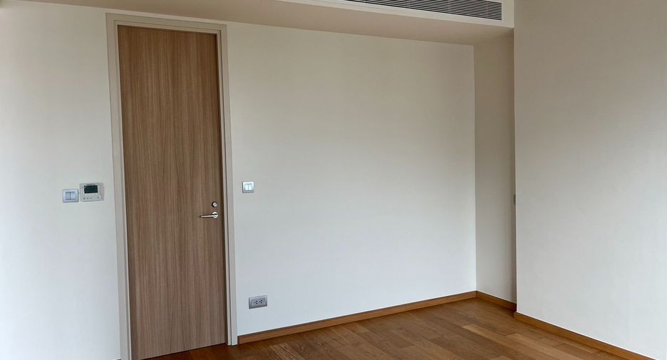 For sale 3 bedrooms condo in Yan Nawa, Bangkok
