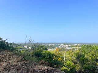Terreno en venta en Takua Thung, Phang Nga