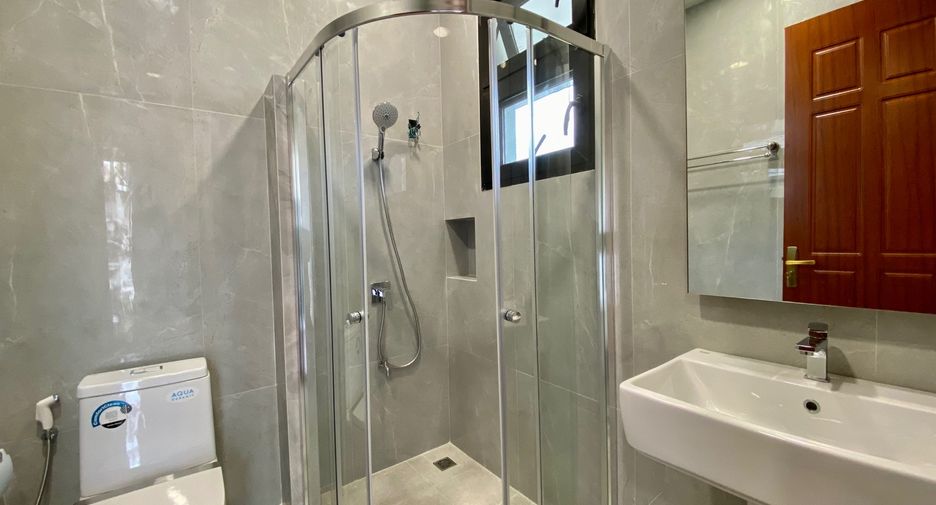 Haus zum Kauf mit 4 Zimmer in Saraphi, Chiang Mai