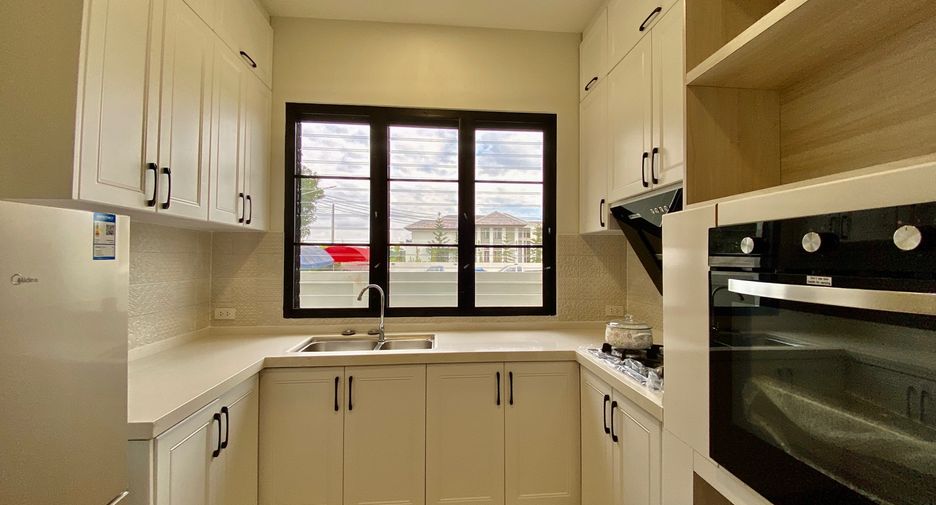 Haus zum Kauf mit 4 Zimmer in Saraphi, Chiang Mai