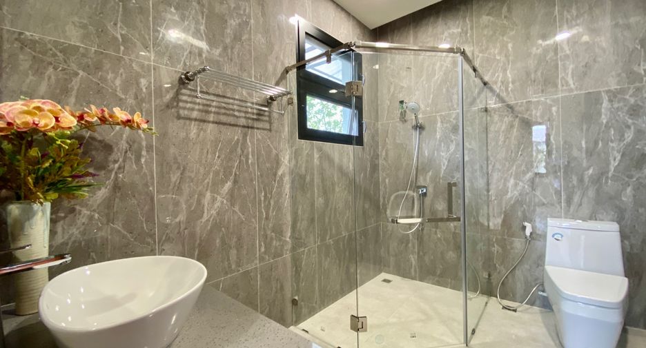 Haus zum Kauf mit 4 Zimmer in Saraphi, Chiang Mai