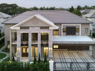 For sale 5 Beds house in Bang Khae, Bangkok
