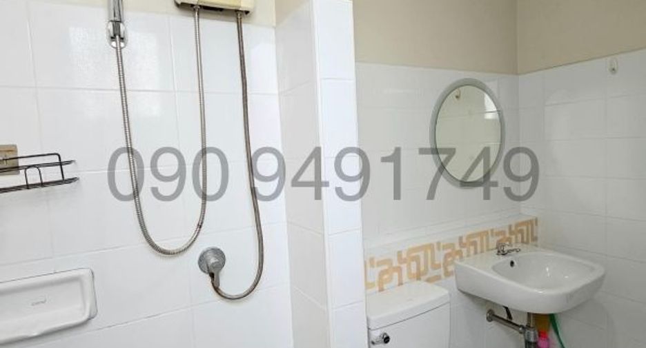 For sale 3 bedrooms townhouse in Bang Kapi, Bangkok