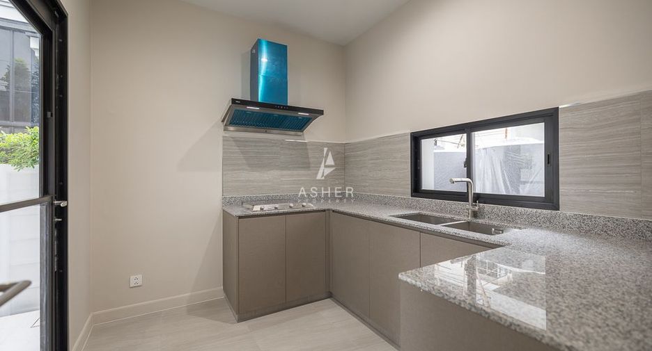 For sale 5 ベッドルーム house in Saphan Sung, Bangkok