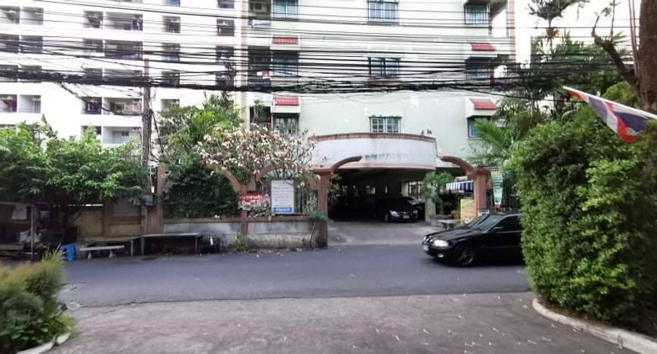 Reihenhaus zum Kauf mit 3 Zimmer in Watthana, Bangkok