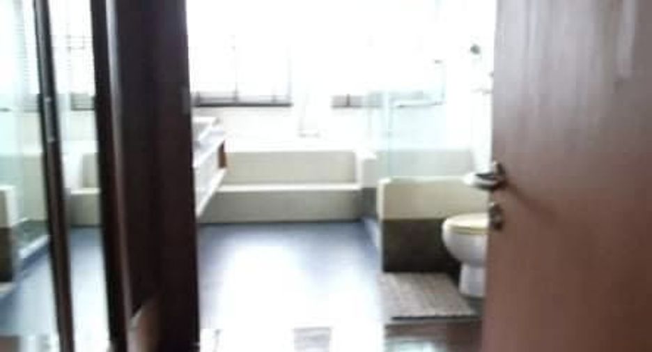 Reihenhaus zum Kauf mit 3 Zimmer in Watthana, Bangkok
