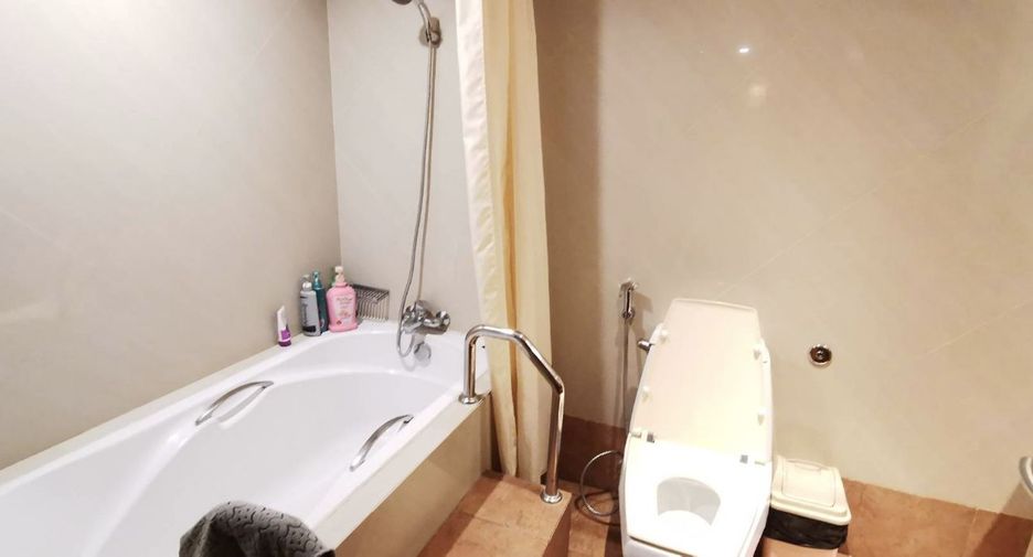 Reihenhaus zum Kauf mit 3 Zimmer in Watthana, Bangkok